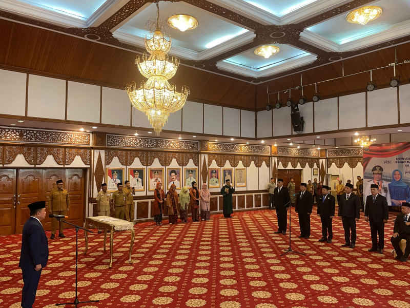 BREAKING NEWS ! Rotasi Jabatan di Lingkup Pemprov Jambi, Al Haris Lantik 6 Kepala OPD : 2 Kepala Dinas/Badan Diantaranya Jadi Staf Ahli