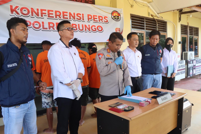 Terlibat Narkoba, Eks Polisi Ditangkap di Bungo Bersama 22 Paket Sabu