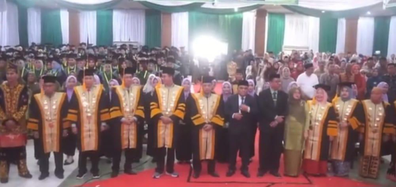 Sukses Wisudakan 301 Mahasiswa, Universitas Islam Batang Hari Masih Jadi Kampus Favorite