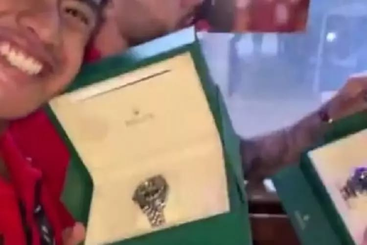 Hadiah Jam Tangan Mewah Pemain Timnas Indonesia dari Presiden Prabowo Subianto