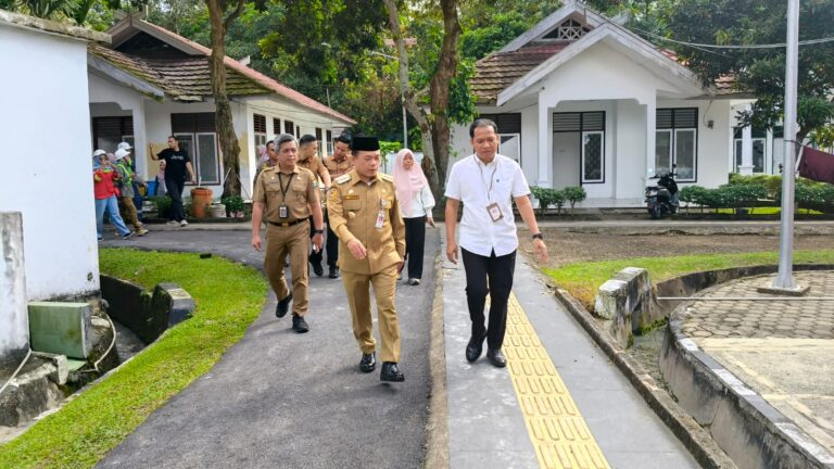 Gubernur Al Haris Pantau Persiapan Sarana Sekolah Rakyat di Sentra Alyatama Jambi