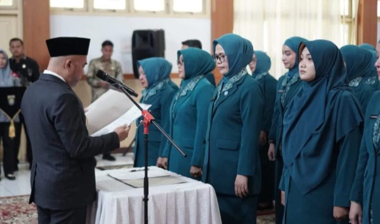 Dedy Putra Lantik Pengurus TP PKK Kabupaten Bungo Periode 2025-2030