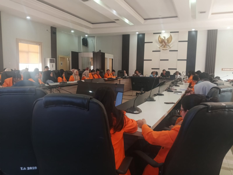 Ratusan Mahasiswa Fakultas Hukum Universitas Jambi Belajar Membuat Perda