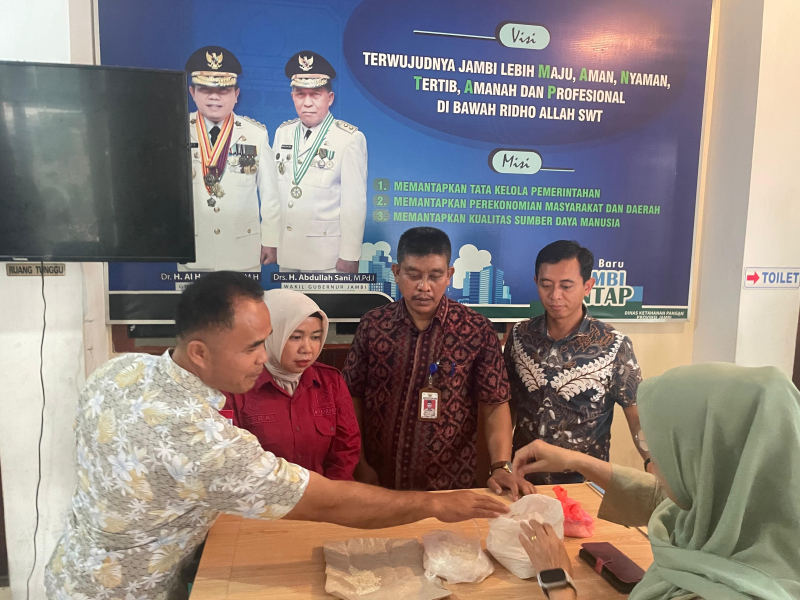 Laporan Hasil Uji Laboratorium Saraswanti Keluar : Beras Rambe Tidak Mengandung Plastik