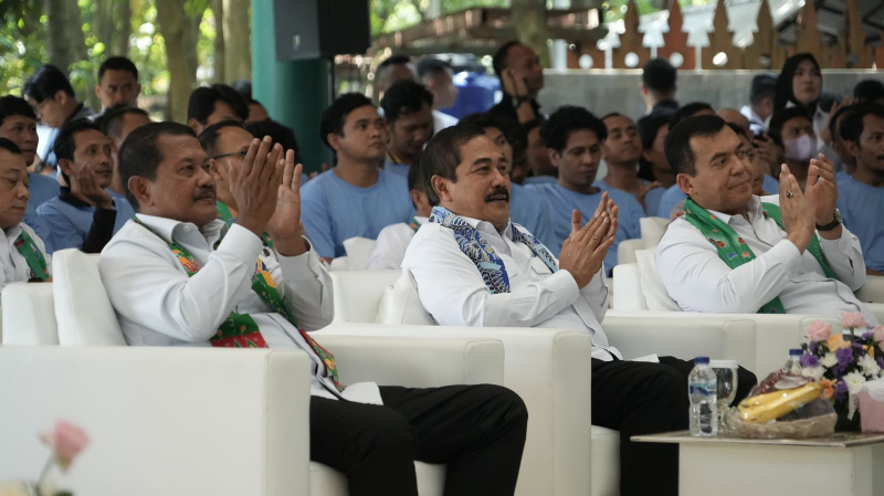 Ribuan Klien BAPAS Serentak Lakukan Aksi Sosial, Wujud Kesiapan Implementasi Pidana Alternatif