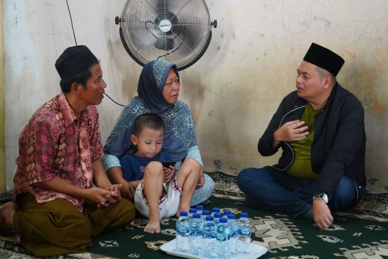 Raffi Pejuang Kecil Itu Telah Berpulang, Ketua DPRD Kota Jambi Sambangi Rumah Duka Beri Penguatan Keluarga