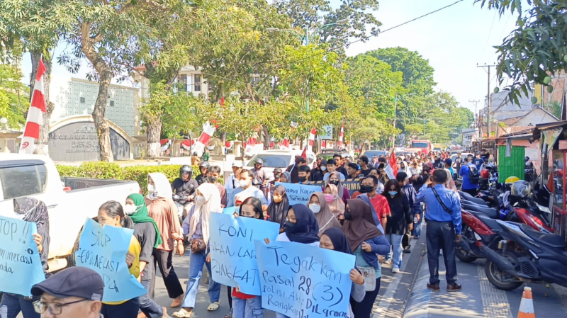 Demo di Polda Jambi, Massa Pertanyakan Jabatan Rangkap AKBP Mat Sanusi Usai Terpilih Pimpin KONI Jambi