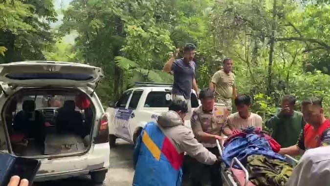 BREAKING NEWS! Mobil Masuk Jurang Sungai Penuh–Tapan, Dua Tewas