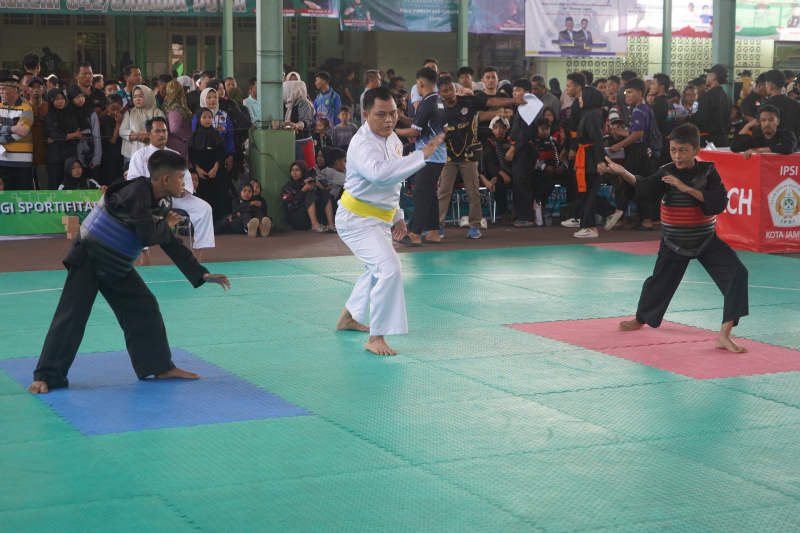 Hari Kedua Open Turnamen Pencak Silat Piala Danrem 042/Gapu: Atmosfer Semakin Memanas, Semangat Juang Kian Membara
