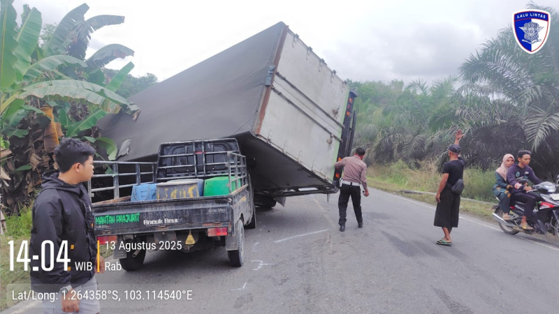 Dum Truk Kecelakaan Beruntun di Merlung, Satu Orang Meninggal