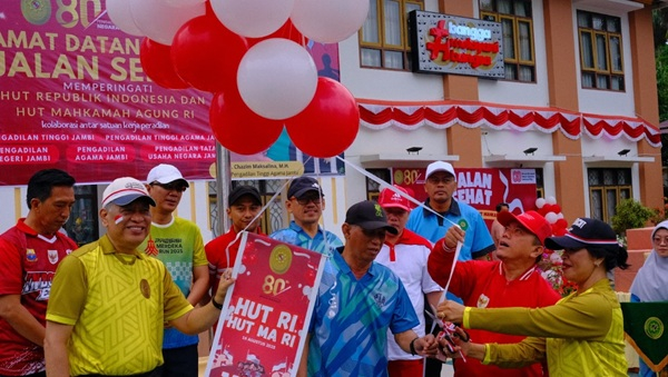 Rayakan HUT RI dan HUT MA RI, PTA Jambi Jadi Tuan Rumah Jalan Sehat