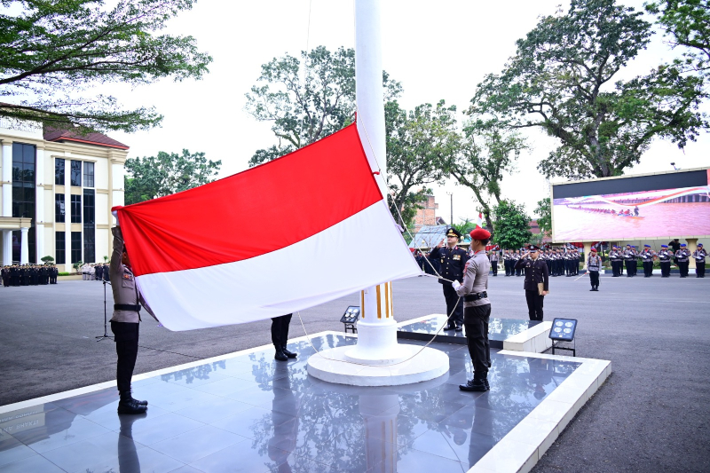 Upacara HUT RI ke 80 di Polda Jambi, Wakapolda: Pengibaran Merah Putih Bukan Sekadar Seremonial