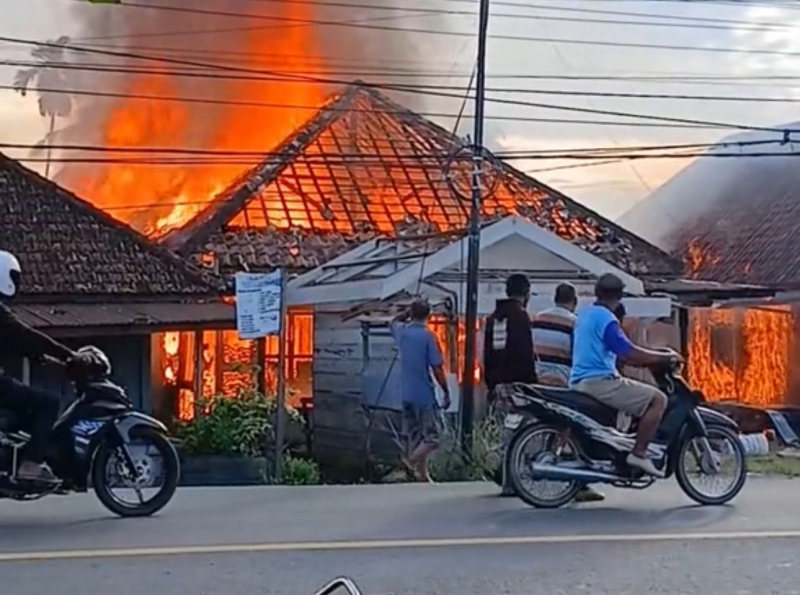 Kebakaran Hebat di Muaro Jambi, Tiga Unit Rumah Ludes