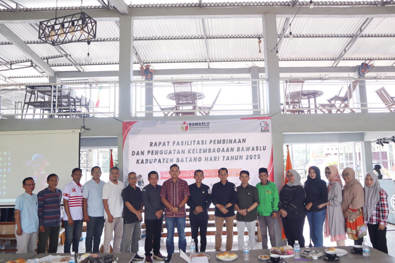 Perkuat Kelembagaan, Bawaslu Kabupaten Batang Hari Gelar Rapat Fasilitasi dan Pembinaan