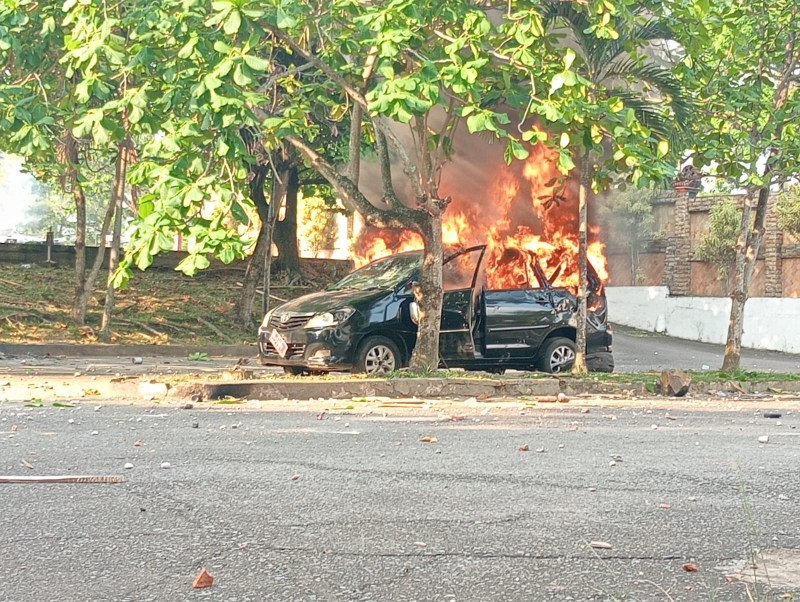 Selain Rusak Gedung DPRD Provinsi Jambi, Demo Mahasiswa Juga Bakar Mobil Dinas