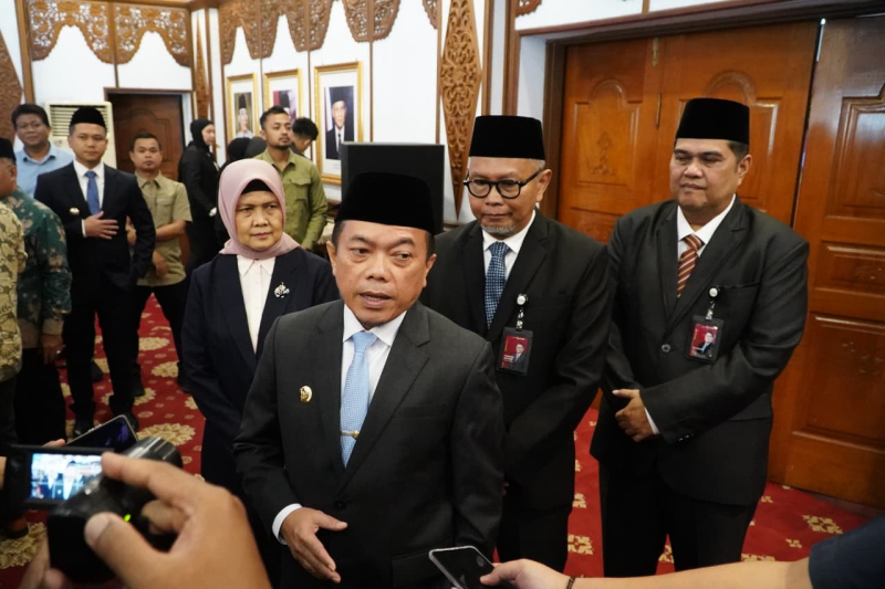 Lantik Direksi Baru Bank Jambi, Gubernur Al Haris Tekankan Profesionalisme dan Inovasi