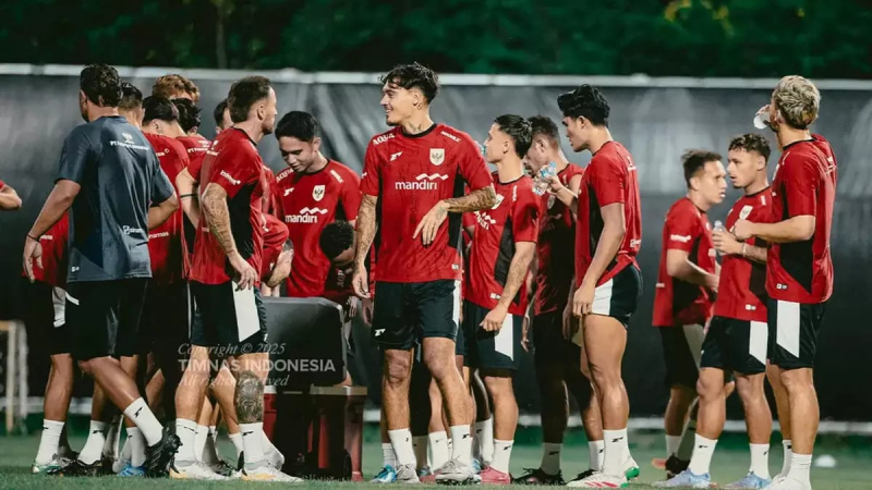 Skuad Timnas Indonesia saat berlatih di Stadion Gelora Bung Tomo, Surabaya, Kamis (4/9) menjelang laga menghadapi Taiwan. 