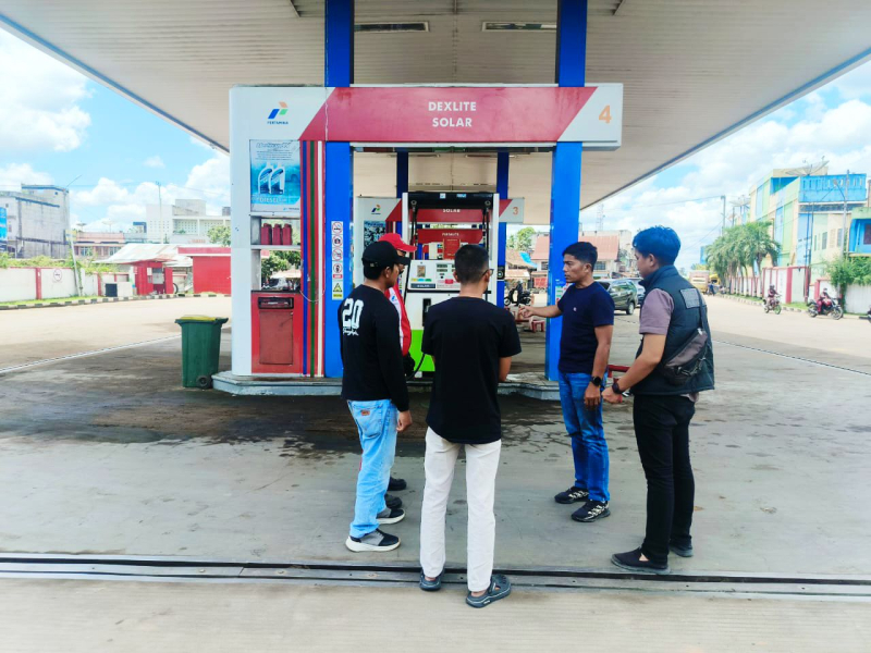 Antisipasi Kecurangan Penyaluran BBM Subsidi, Kanit Tipidter Satreskrim Polres Batang Hari Sambangi SPBU