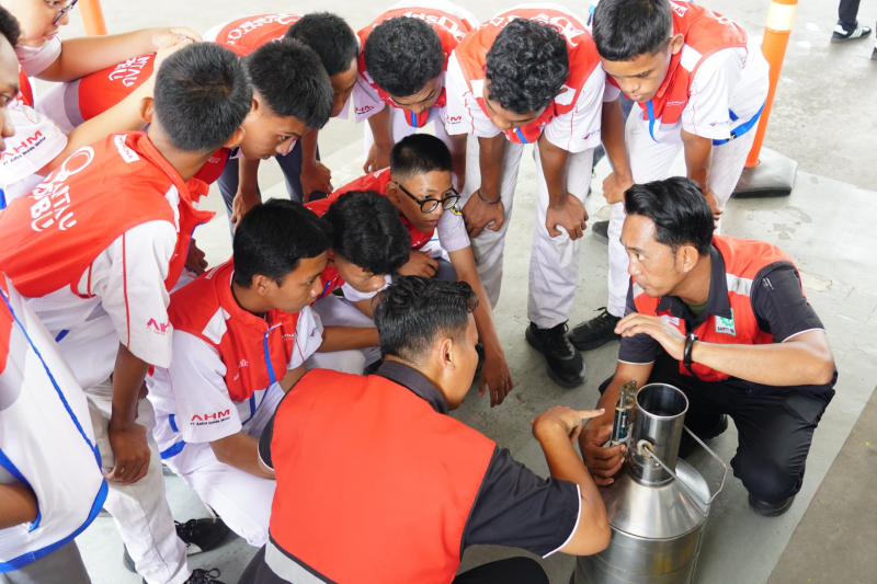 Pertamina Patra Niaga Regional Sumbagsel Buka Transparansi Prosedur Kualitas BBM Lewat Program Edukasi Pantau SPBU