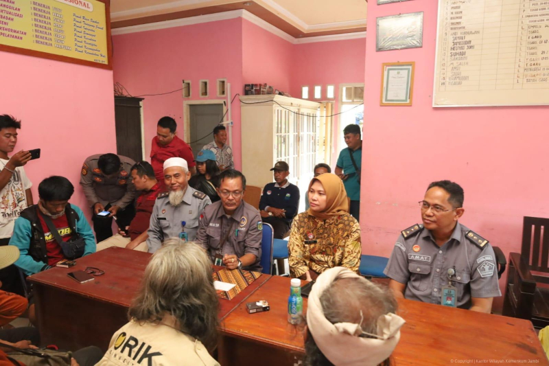 Hadirkan Layanan Hukum hingga Pelosok, Kanwil Kemenkum Jambi Bentuk Posbakum di Desa Tanah Garo untuk Suku Anak Dalam