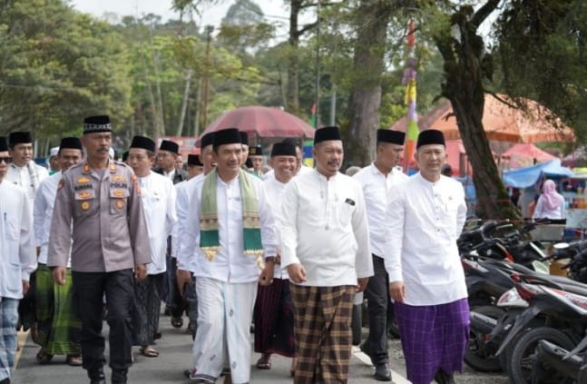 Apel Hari Santri 2025, Bupati Monadi Tekankan Peran Santri Bangun Peradaban Bangsa