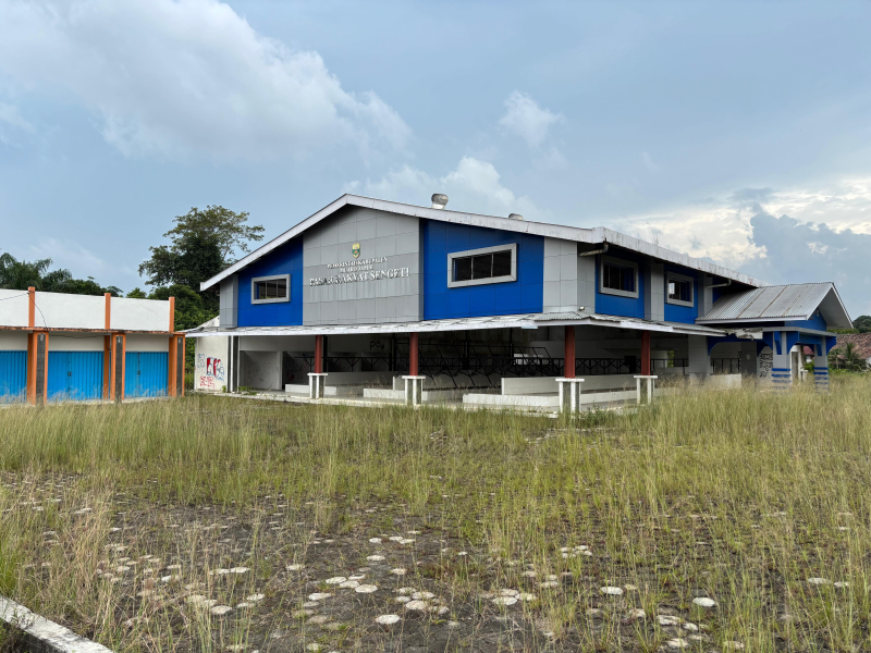 Pasar Rakyat di Kelurahan Sengeti, Kecamatan Sekernan.