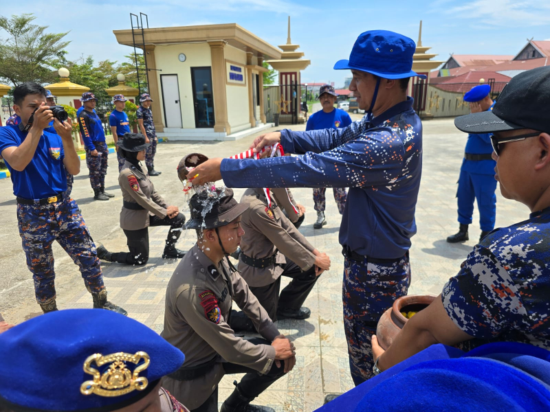 Ditpolairud Polda Jambi Gelar Pembinaan Tradisi dan Upacara Pembaretan Personel Baru