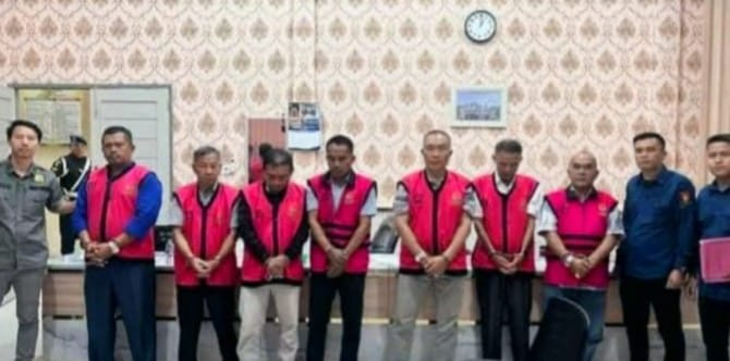 Dari Kadishub hingga ASN, 10 Tersangka Korupsi PJU Kerinci Resmi Dilimpahkan ke Pengadilan Tipikor