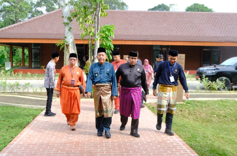 Wagub Sani Buka Seminar Nasional di KCBN Muaro Jambi