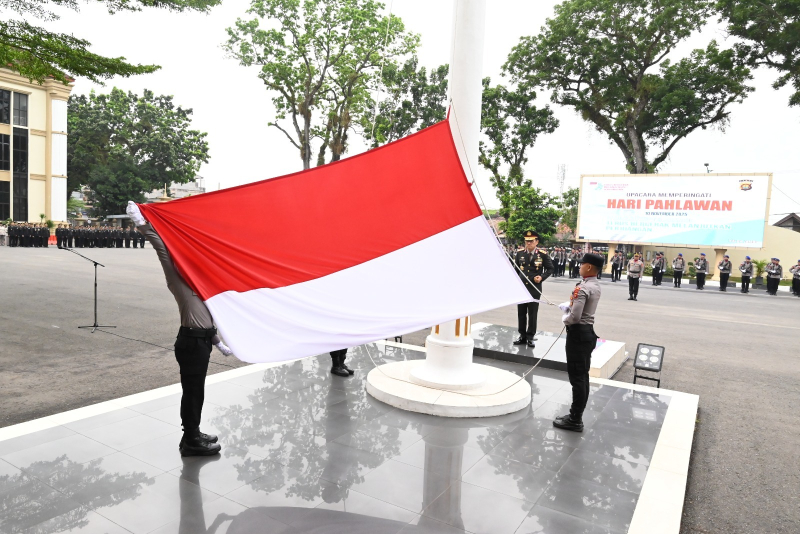 Polda Jambi Gelar Upacara Peringatan Hari Pahlawan