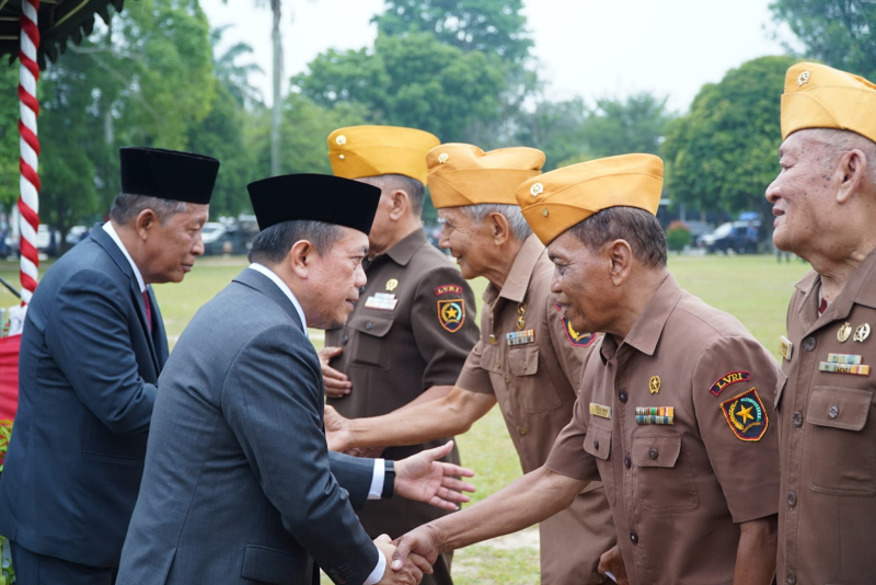 Refleksi Hari Pahlawan: Gubernur Al Haris Tekankan Pendidikan dan Persatuan Bangsa