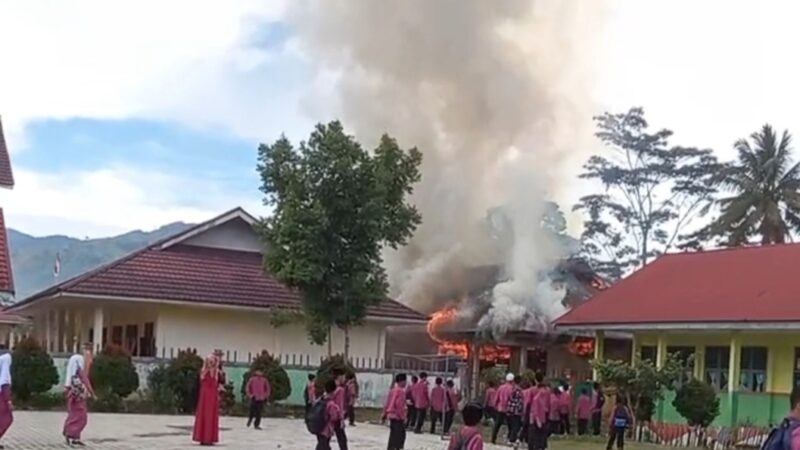 Kebakaran di SMKN 5 Kerinci, Api Menghanguskan Tiga Ruang Belajar