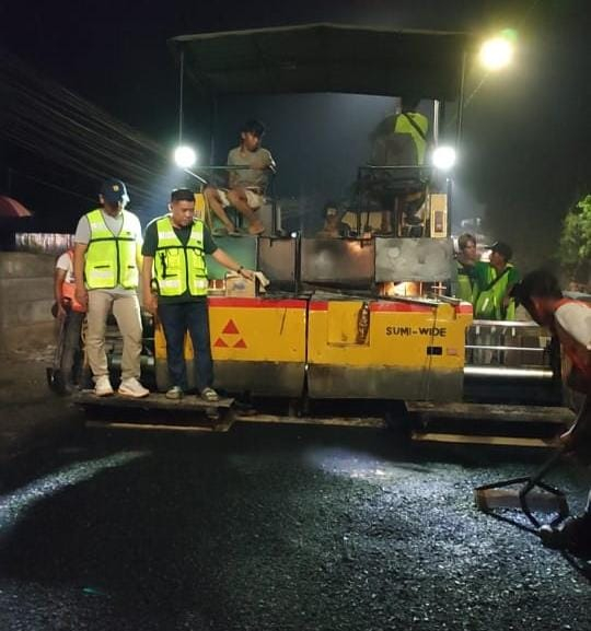 Kadis PUPR Muzakir Tinjau Perbaikan Jalan Ramai Pengendara di Pasar Talang Banjar, Spot Rusak 1,2 Kilometer Dibuat Mulus