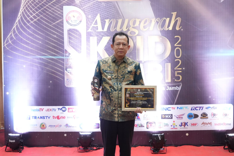 Bupati Muaro Jambi Raih Anugerah Peduli Penyiaran 2025, Bukti Komitmen Perkuat Transparansi Informasi