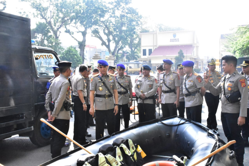 Peduli Bencana Alam di Sumbar, Polda Jambi Berangkatkan Puluhan Personil