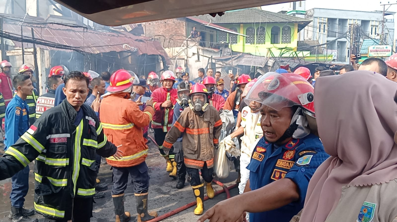 Kebakaran Hebat di Beringin Jambi Tewaskan Satu Orang, Tiga Bangunan Hangus