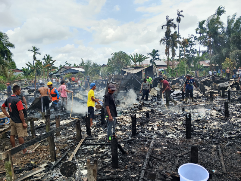 Permukiman Warga di Mendahara Dilalap Api, Lima Rumah Ludes