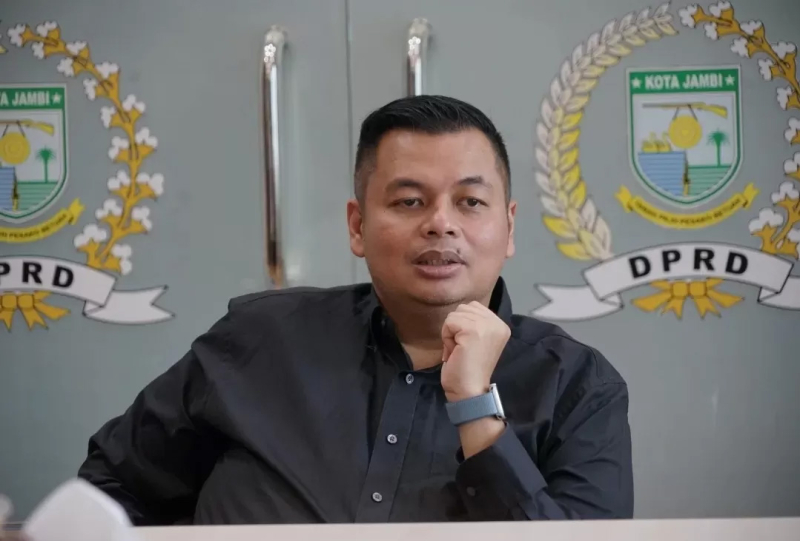Ketua DPRD Kota Jambi.