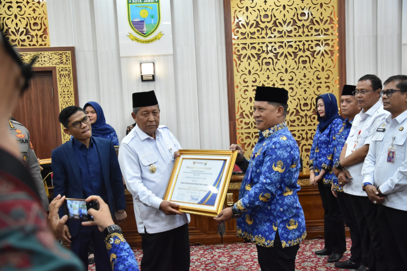 Layanan Pendidikan Bersih dan Berintegritas, Disdik Provinsi Jambi Sabet Penghargaan Ombudsman RI