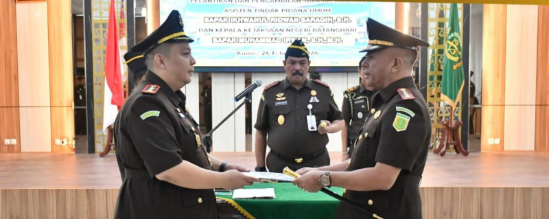 Sugeng Hariadi Lantik Pejabat Eselon III di Wilayah Hukum Kejaksaan Tinggi 