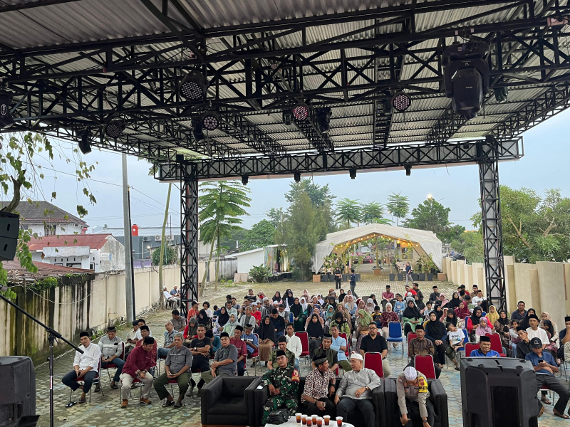 Dirangkai dengan Buka Bersama, JBC Berbagi kepada Warga Sekitar