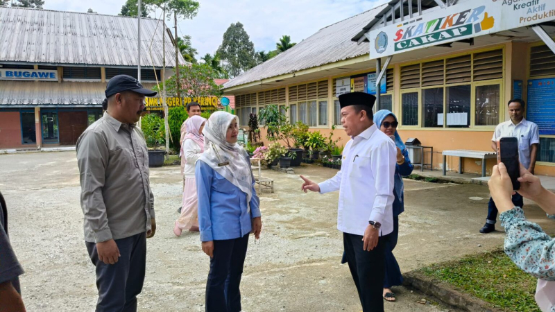 Gubernur Jambi Didampingi Plt Kadisdik Pantau SMK Gratis di Kerinci