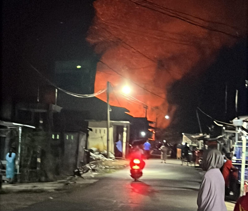 Kebakaran Hebat di Pandan Jaya Geragai, Sekitar 15 Rumah Warga Hangus