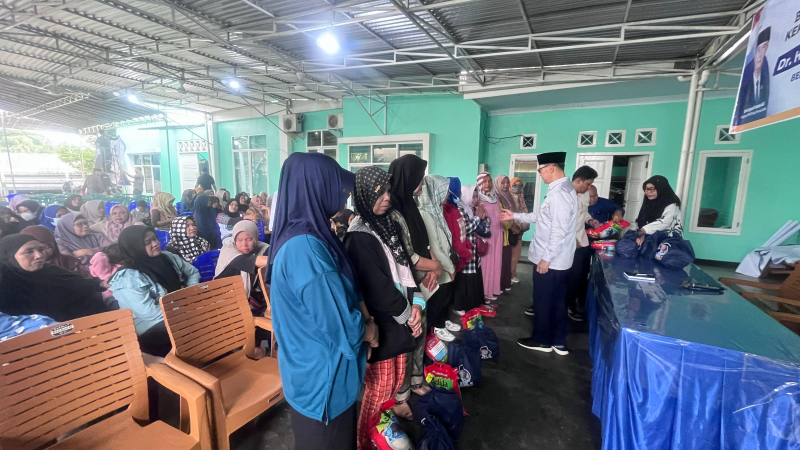 Jelang Idul Fitri, Sy Fasha Bagikan Ribuan Paket Sembako Untuk Warga Provinsi Jambi