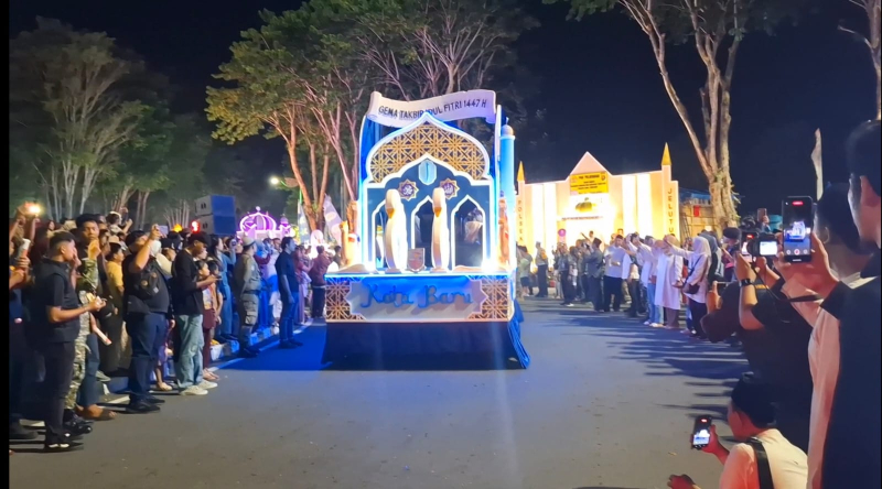 Gema Takbir Menggelegar! Ribuan Warga Tumpah Ruah di Jantung Kota Jambi