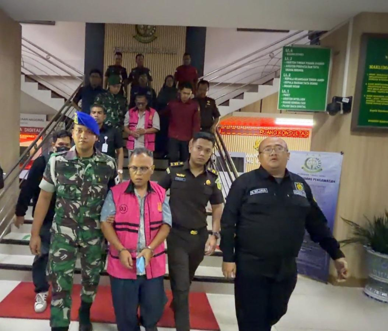 Kejati Jambi Tahan Dua Tersangka Korupsi Pengadaan Tanah Akses Pelabuhan Ujung Jabung