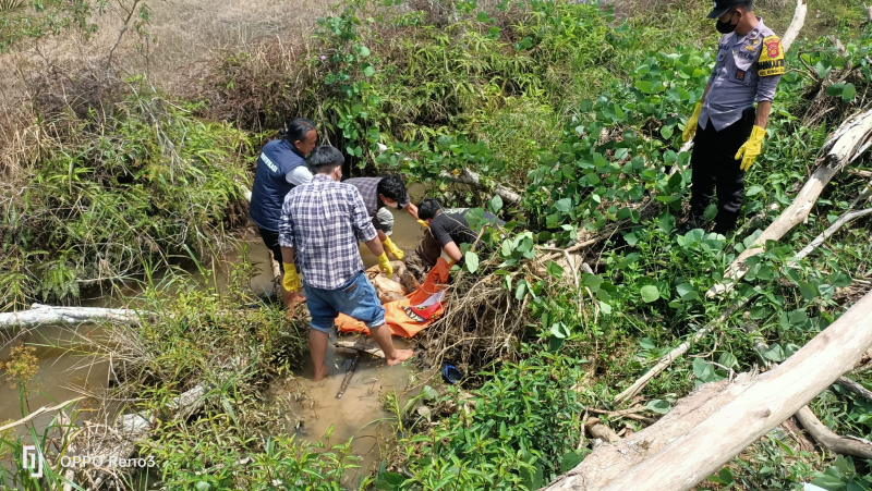 Mayat Pria Ditemukan Mengapung di Kanal Sungai Gelam, Kondisi Sudah Membusuk