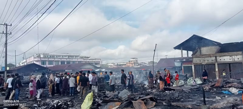 Puluhan Kios Pedagang di Pasar Atas Bungo Ludes Terbakar