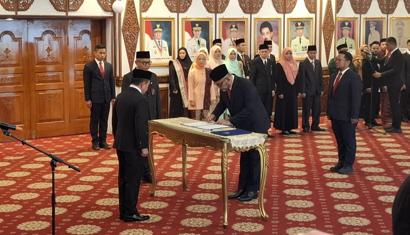 Gubernur Al Haris Lantik Sudirman Jadi Komisaris Utama Bank Jambi, Minta Perkuat Keamanan Siber dan Target KUB