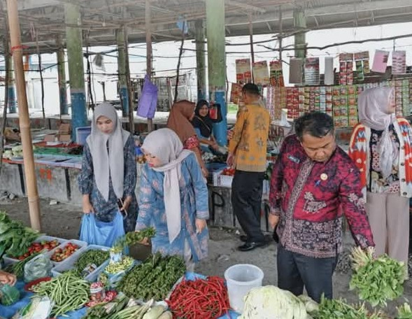 Sekretariat DPRD Kerinci Tinjau Harga Bahan Pokok, Pastikan Stabil Pasca Lebaran